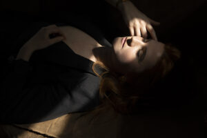 Elegantes High End Personal Brand Fotoshooting bei dem es um die Weiblichkeit geht.